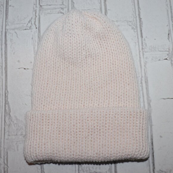 🤍✨ Handmade Knit Beanie – Cream with White Glitter Threads - Picture 1 of 3